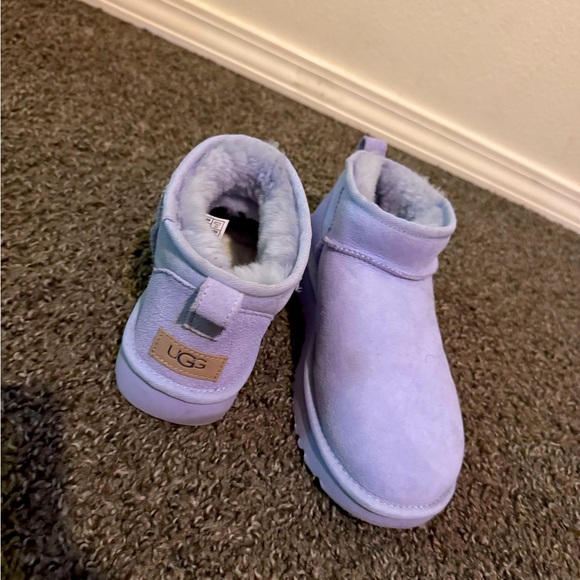 Ugg mini - Picture 1 of 3
